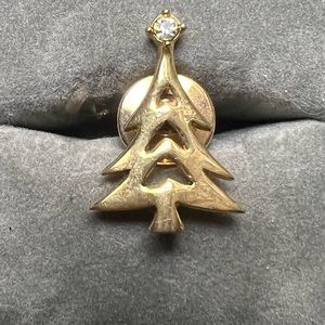 Avon Tree Pin